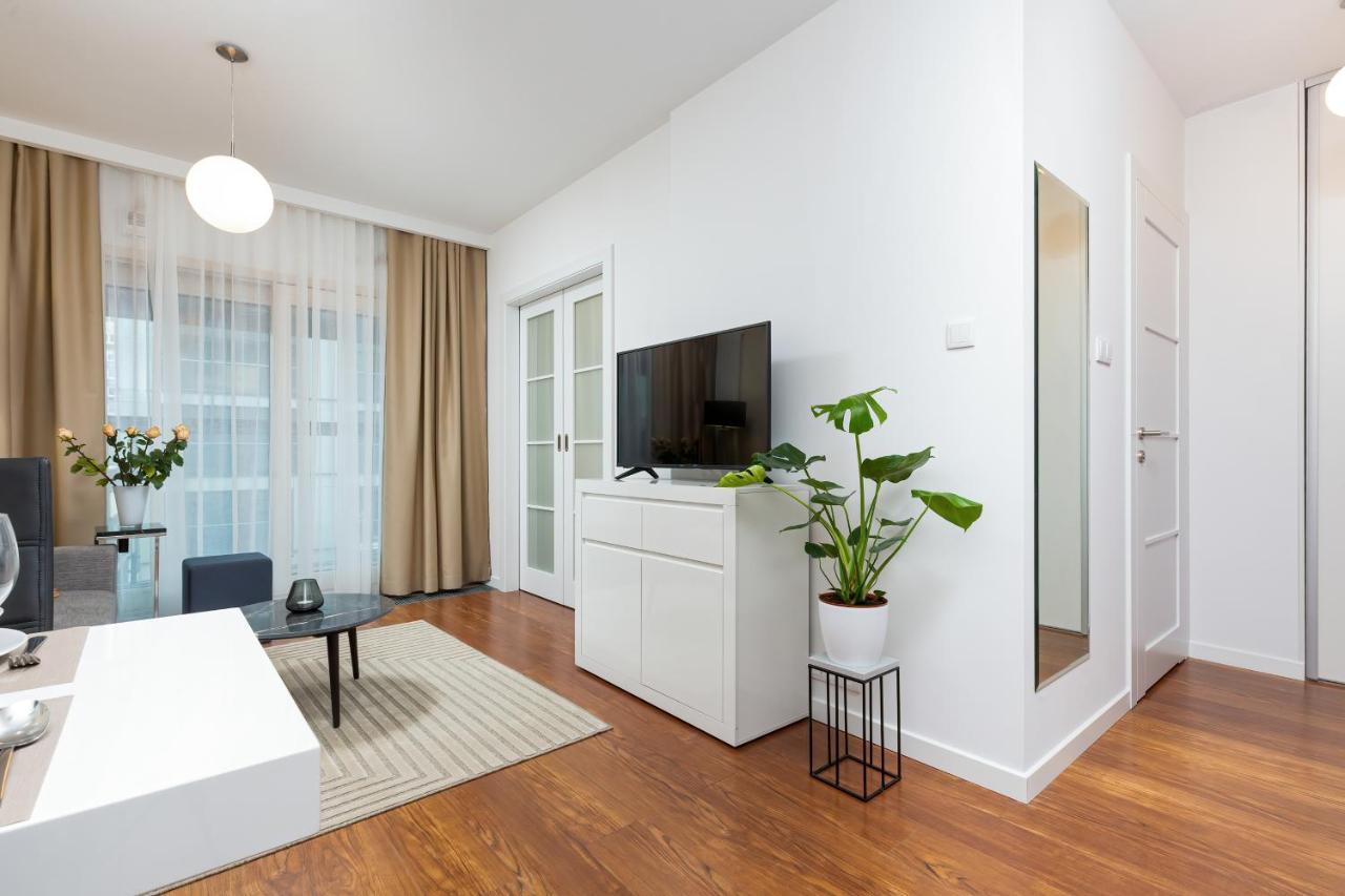 Royal City Center Mennica Residence By Noclegi Renters Varsovia Exterior foto