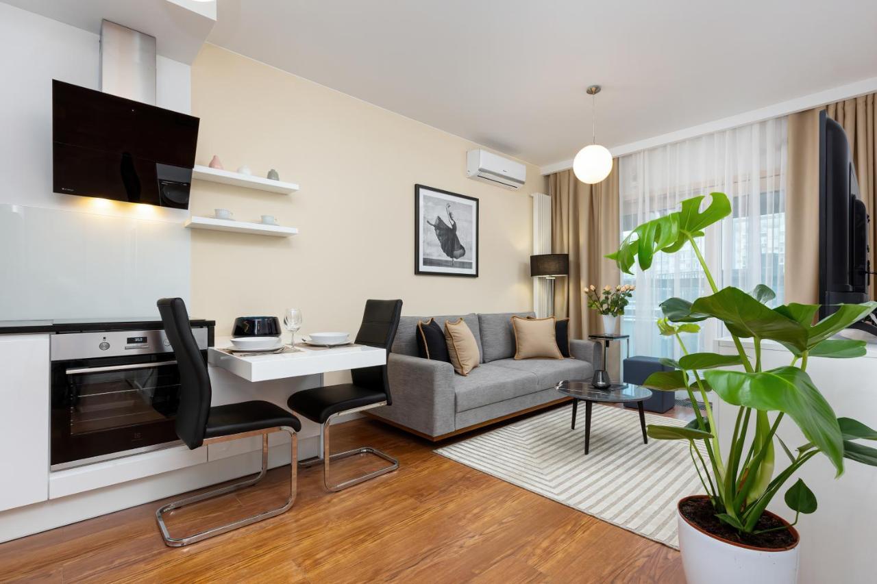 Royal City Center Mennica Residence By Noclegi Renters Varsovia Exterior foto