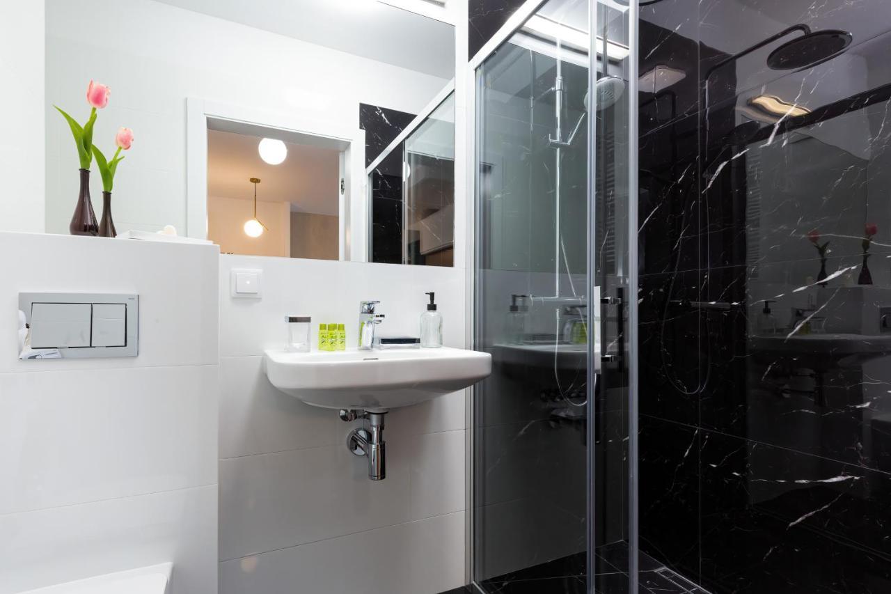 Royal City Center Mennica Residence By Noclegi Renters Varsovia Exterior foto