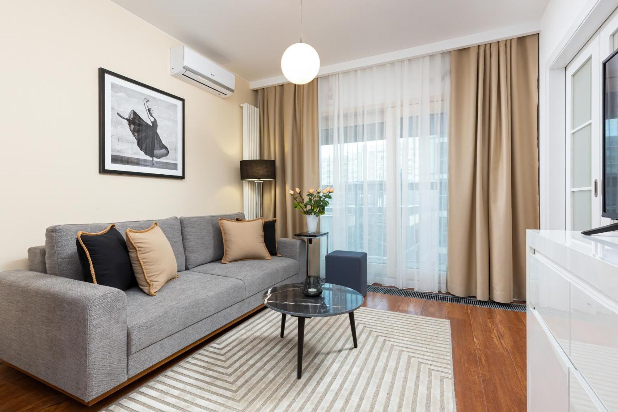 Royal City Center Mennica Residence By Noclegi Renters Varsovia Exterior foto